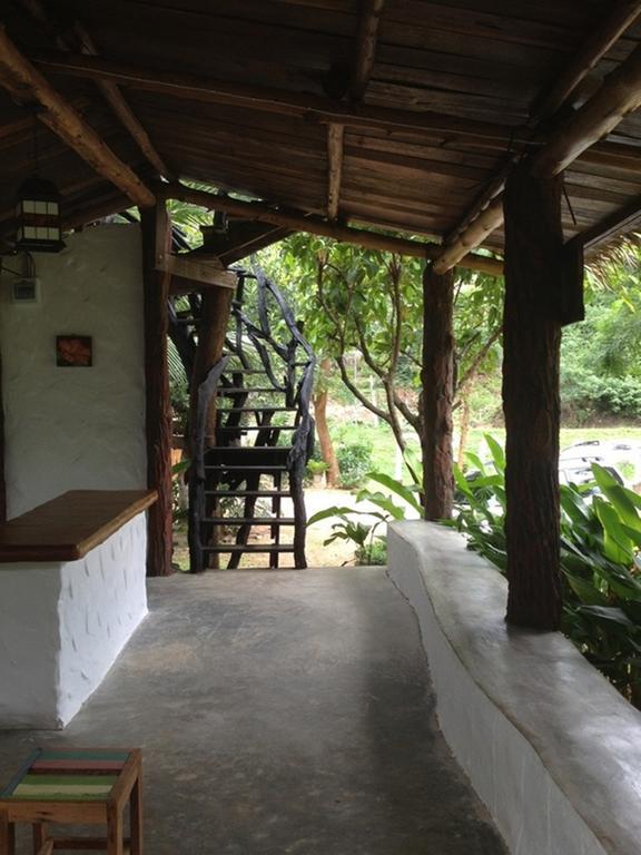 Baan Pong Tara Hotel Suan Phueng Exterior foto