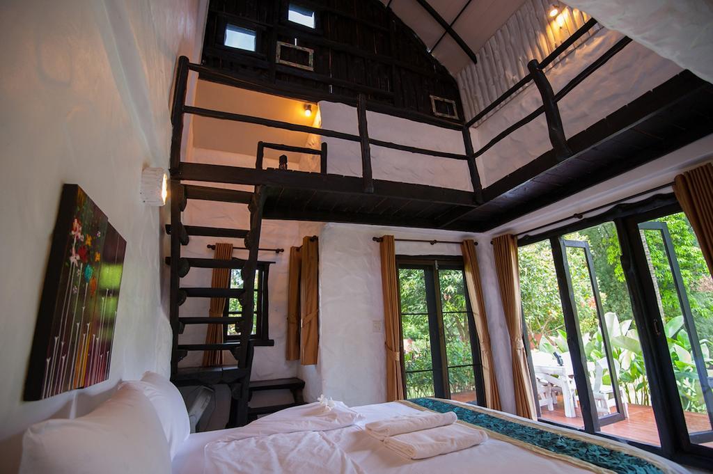 Baan Pong Tara Hotel Suan Phueng Exterior foto