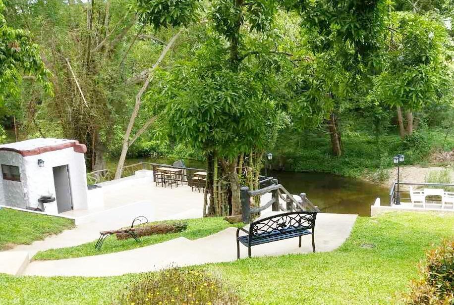 Baan Pong Tara Hotel Suan Phueng Exterior foto